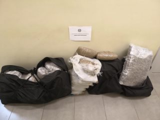 Θεσπρωτία: Χειροπέδες σε 27χρονο που επιτηρούσε καβάντζα με 57 κιλά κάνναβη - Φωτογραφία 5