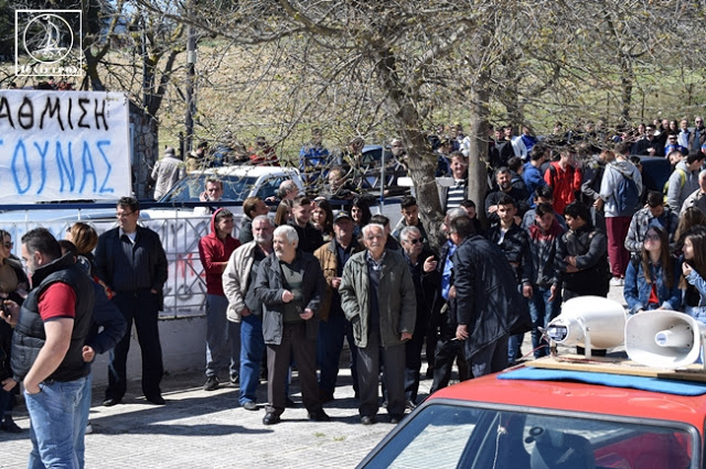 Ένταση, οργή και… «Μακεδονία ξακουστή» στη συγκέντρωση για το Κέντρο Υγείας Κατούνας (video) - Φωτογραφία 16