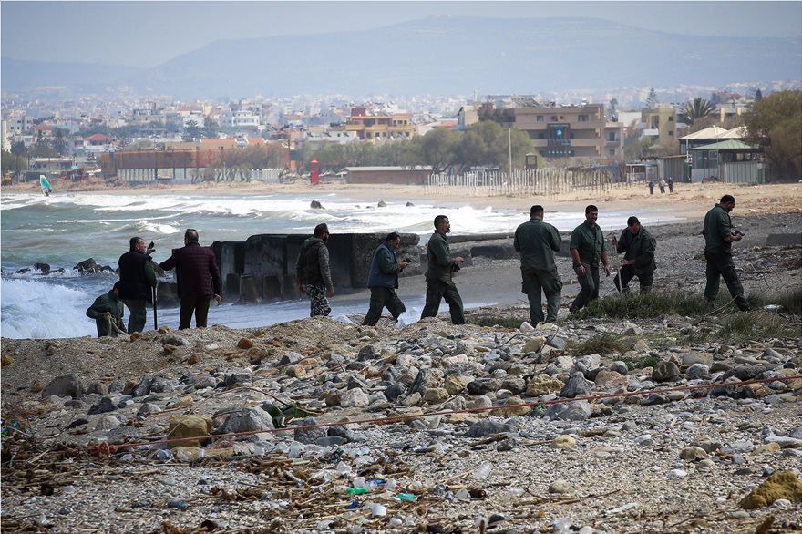 Έως το βράδυ η αποκατάσταση της ηλεκτροδότησης μετά την έκρηξη σε υποσταθμό της ΔΕΗ - Φωτογραφία 9