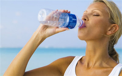 Πόσο νερό πρέπει να πίνουμε, καθημερινά; Συμπτώματα αφυδάτωσης - Φωτογραφία 3