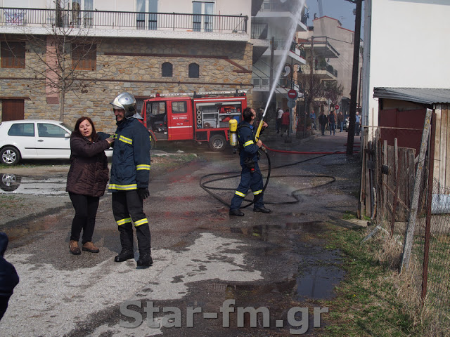 Πυρκαγιά σε οικοδομή στα Γρεβενά (εικόνες + video) - Φωτογραφία 20