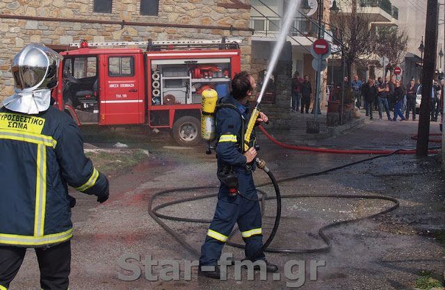 Πυρκαγιά σε οικοδομή στα Γρεβενά (εικόνες + video) - Φωτογραφία 24