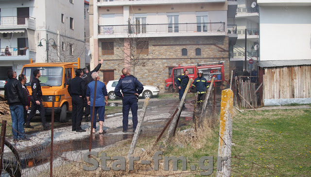 Πυρκαγιά σε οικοδομή στα Γρεβενά (εικόνες + video) - Φωτογραφία 25
