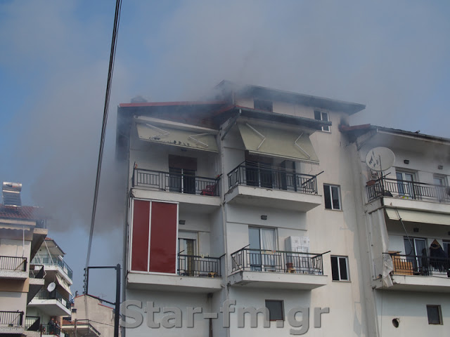 Πυρκαγιά σε οικοδομή στα Γρεβενά (εικόνες + video) - Φωτογραφία 29
