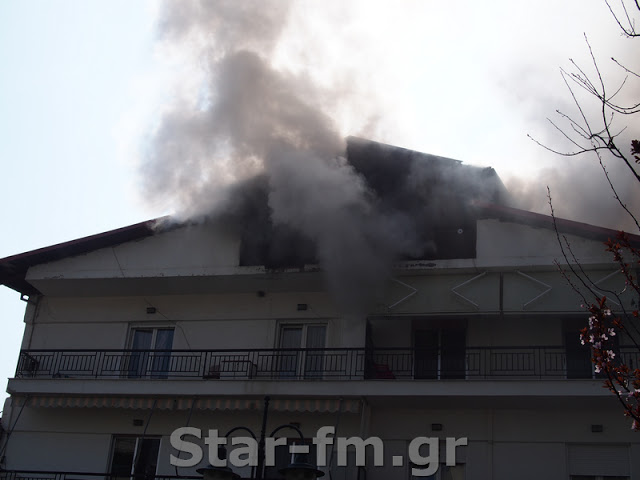 Πυρκαγιά σε οικοδομή στα Γρεβενά (εικόνες + video) - Φωτογραφία 3