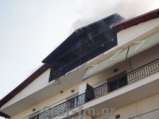 Πυρκαγιά σε οικοδομή στα Γρεβενά (εικόνες + video) - Φωτογραφία 31