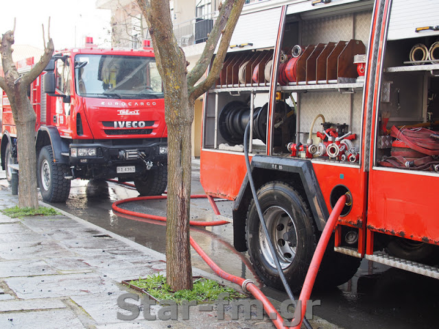 Πυρκαγιά σε οικοδομή στα Γρεβενά (εικόνες + video) - Φωτογραφία 35