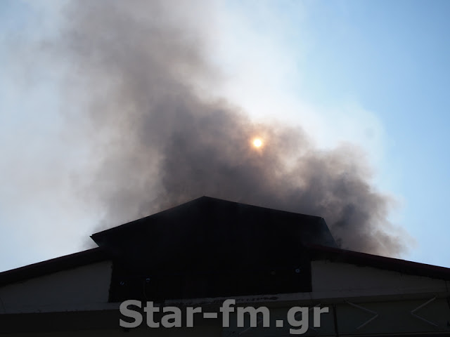 Πυρκαγιά σε οικοδομή στα Γρεβενά (εικόνες + video) - Φωτογραφία 39