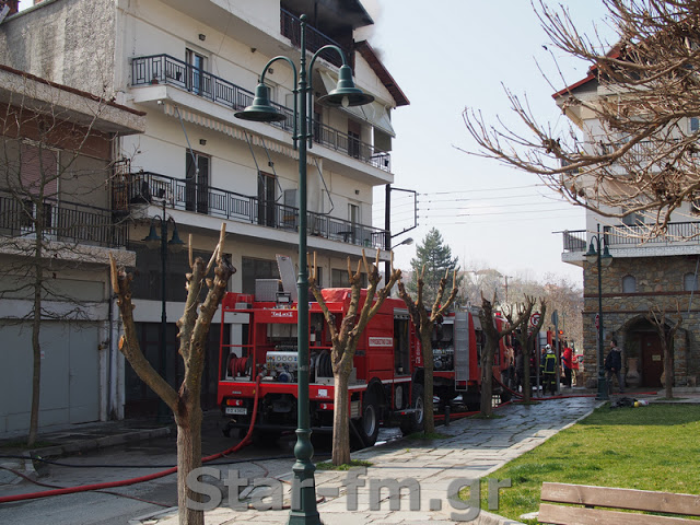 Πυρκαγιά σε οικοδομή στα Γρεβενά (εικόνες + video) - Φωτογραφία 47