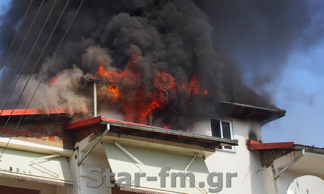 Πυρκαγιά σε οικοδομή στα Γρεβενά (εικόνες + video) - Φωτογραφία 68