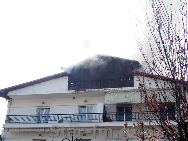 Πυρκαγιά σε οικοδομή στα Γρεβενά (εικόνες + video) - Φωτογραφία 8
