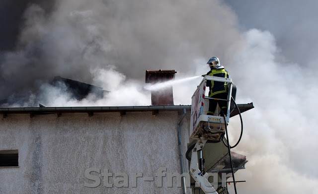 Πυρκαγιά σε οικοδομή στα Γρεβενά (εικόνες + video) - Φωτογραφία 96