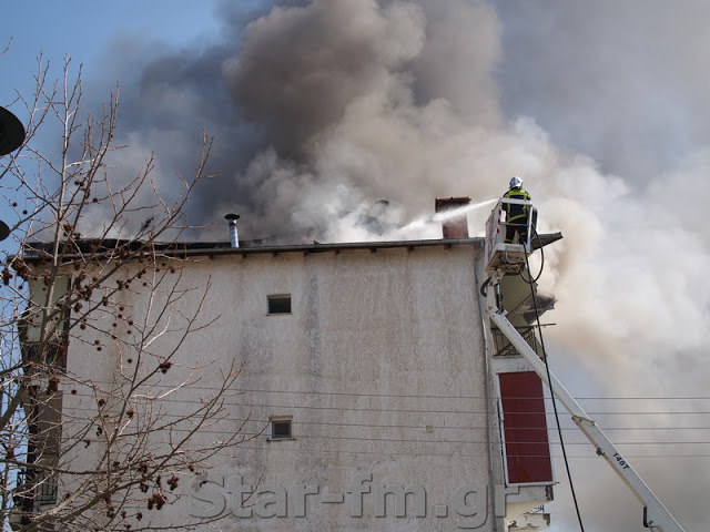 Πυρκαγιά σε οικοδομή στα Γρεβενά (εικόνες + video) - Φωτογραφία 97