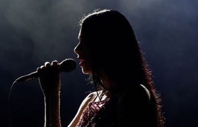 Πασίγνωστη Ελληνίδα τραγουδίστρια παλεύει με τη νευρική ανορεξία - Φωτογραφία 1