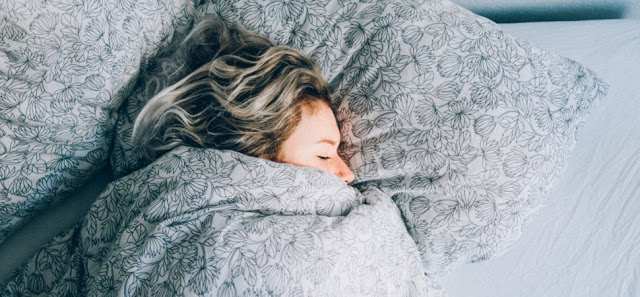 Πέντε πράγματα που κάνεις στον ύπνο σου και μαρτυρούν προβλήματα υγείας στον ξύπνιο σου! - Φωτογραφία 1