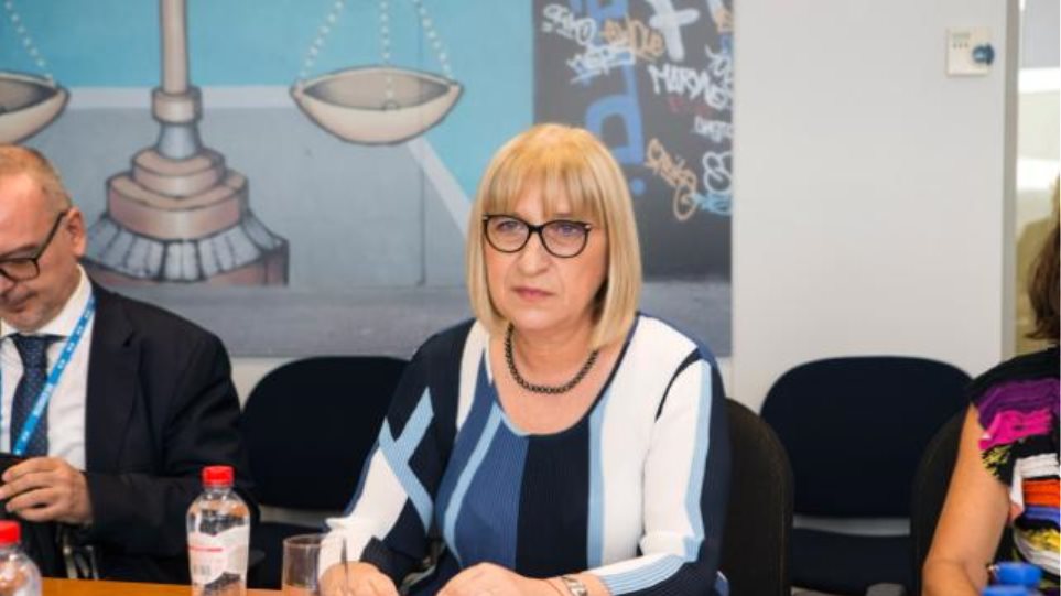 Βουλγαρία: Παραιτήθηκε η υπουργός Δικαιοσύνης εξαιτίας μιας «αμφιλεγόμενης» αγοράς ακινήτου - Φωτογραφία 1
