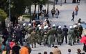 ΒΙΝΤΕΟ - Μαθητική παρέλαση με προσαγωγές διαδηλωτών κατά της Συμφωνίας των Πρεσπών