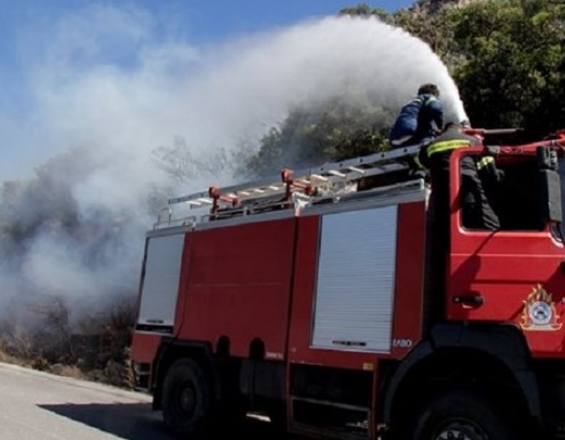 Mάχη με τις φλόγες στην Ιεράπετρα Κρήτης... - Φωτογραφία 1