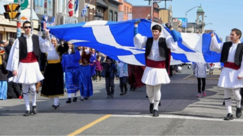 Στο δημαρχείο του Τορόντο κυματίζει σήμερα η ελληνική σημαία - Φωτογραφία 1