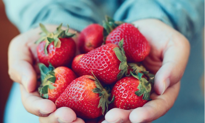 Τι προσφέρουν οι φράουλες στην υγεία σας – Σπουδαία οφέλη αλλά και κάποιοι… κίνδυνοι - Φωτογραφία 1