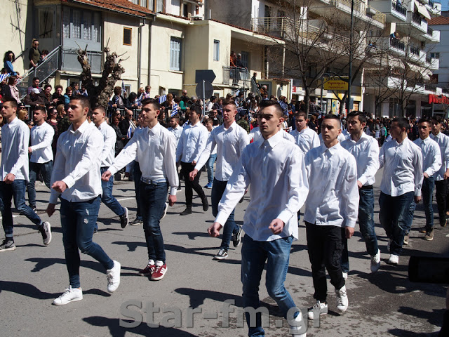 Grevena TV || Η παρέλαση στα Γρεβενά της 25ης Μαρτίου 2019- Περνάει ο στρατός ... (εικόνες + video) - Φωτογραφία 142