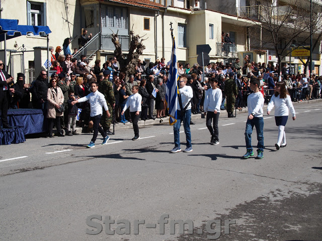 Grevena TV || Η παρέλαση στα Γρεβενά της 25ης Μαρτίου 2019- Περνάει ο στρατός ... (εικόνες + video) - Φωτογραφία 21