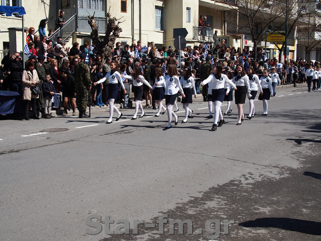 Grevena TV || Η παρέλαση στα Γρεβενά της 25ης Μαρτίου 2019- Περνάει ο στρατός ... (εικόνες + video) - Φωτογραφία 28