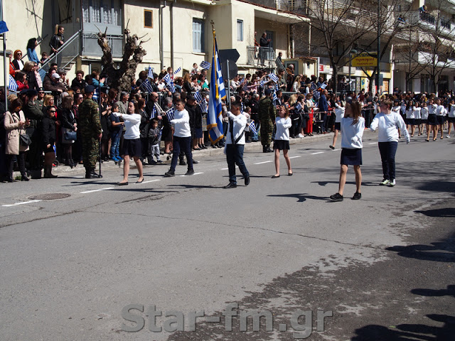 Grevena TV || Η παρέλαση στα Γρεβενά της 25ης Μαρτίου 2019- Περνάει ο στρατός ... (εικόνες + video) - Φωτογραφία 33