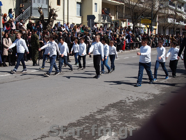 Grevena TV || Η παρέλαση στα Γρεβενά της 25ης Μαρτίου 2019- Περνάει ο στρατός ... (εικόνες + video) - Φωτογραφία 54