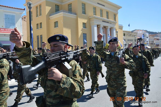 Φωτό από τη στρατιωτική παρέλαση της 79 ΑΔΤΕ - Φωτογραφία 13