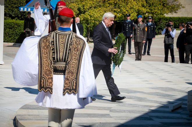 Οι δύο όψεις μιας παρέλασης: Μετανάστες, Μουσουλμάνοι Ελλάδας και μακεδονομάχοι - Φωτογραφία 17