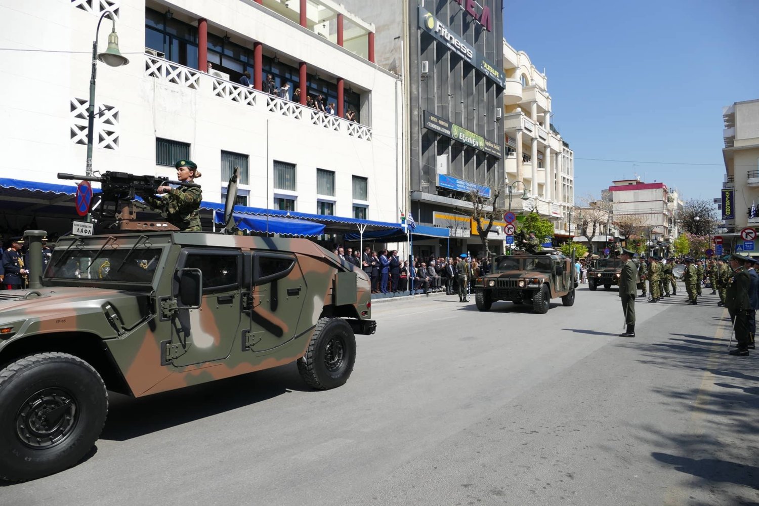 Βίντεο - Φωτό από τη Στρατιωτική παρέλαση στη Λάρισα - Φωτογραφία 3