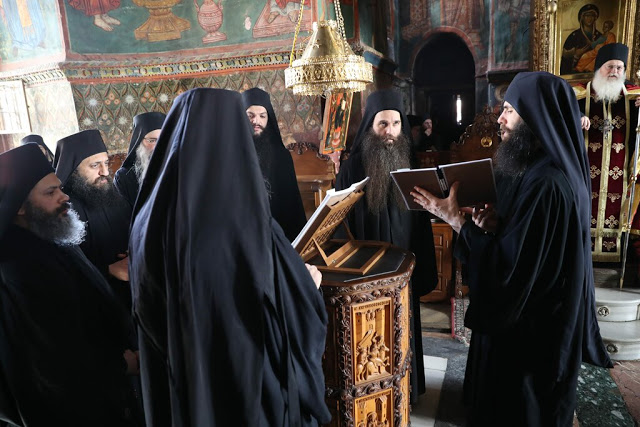 11822 - Φωτογραφίες από τη σημερινή Δοξολογία  στο Βατοπαίδι - Φωτογραφία 3