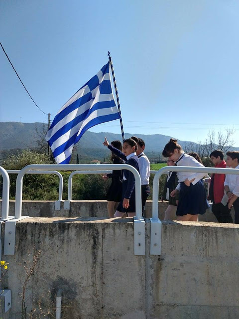 Τίμησαν την 25η Μαρτίου οι μαθητές του ΡΙΒΙΟΥ -ΦΩΤΟ - Φωτογραφία 52