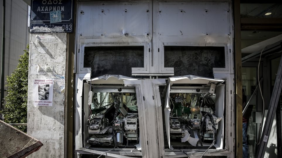 Μέγαρα: Έκρηξη σε ΑΤΜ στην εθνική οδό Αθηνών - Κορίνθου - Φωτογραφία 1