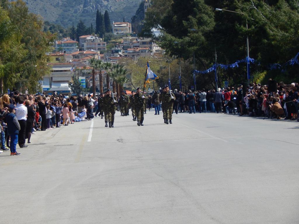 Οι στρατιώτες του ΚΕΜΧ παρέλασαν για τελευταία φορά στο Ναύπλιο (Pics) - Φωτογραφία 10