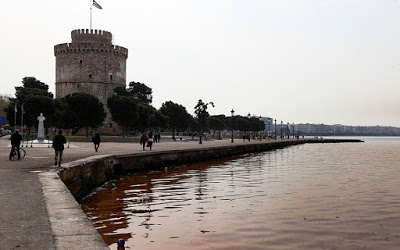Το φαινόμενο της ερυθράς παλίρροιας «χτύπησε» και πάλι τη Θεσσαλονίκη (pics) - Φωτογραφία 3