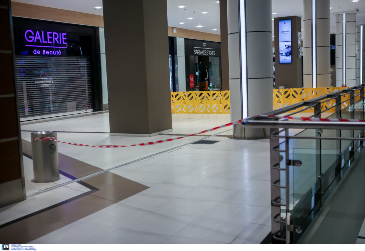 The Mall Athens: Όλα τα σενάρια για την πτώση της άτυχης γυναίκας - Φωτογραφία 2