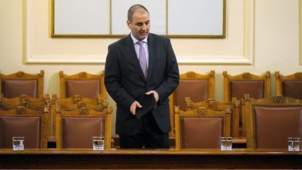 Βουλγαρία: Παραιτήθηκε από βουλευτής το «δεξί χέρι» του πρωθυπουργού Μπορίσοφ - Φωτογραφία 1