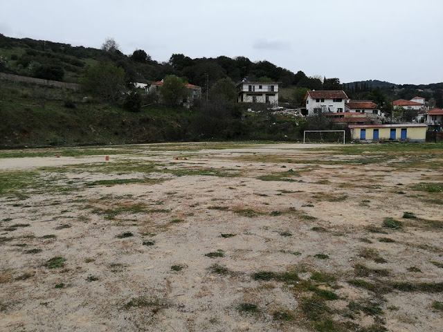 Παρατημένο το γήπεδο στο χωριό ΤΡΥΦΟΣ Ξηρομέρου | ΦΩΤΟ - Φωτογραφία 6