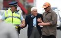Νέα Ζηλανδία: 95 ετών, βετεράνος του Β' Π.Π. πήρε τέσσερα λεωφορεία για πάει σε πορεία κατά του ρατσισμού - Φωτογραφία 2