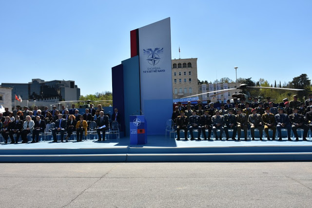 Παρουσία Αρχηγού ΓΕΕΘΑ στον Εορτασμό των Δέκα (10) Ετών από την Ένταξη στο ΝΑΤΟ της Αλβανίας - Φωτογραφία 13