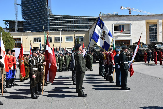 Παρουσία Αρχηγού ΓΕΕΘΑ στον Εορτασμό των Δέκα (10) Ετών από την Ένταξη στο ΝΑΤΟ της Αλβανίας - Φωτογραφία 17