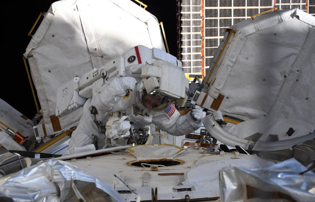 Λόγω … γκαρνταρόμπας ακυρώνεται ο πρώτος «αποκλειστικά γυναικείος» διαστημικός περίπατος! - Φωτογραφία 1