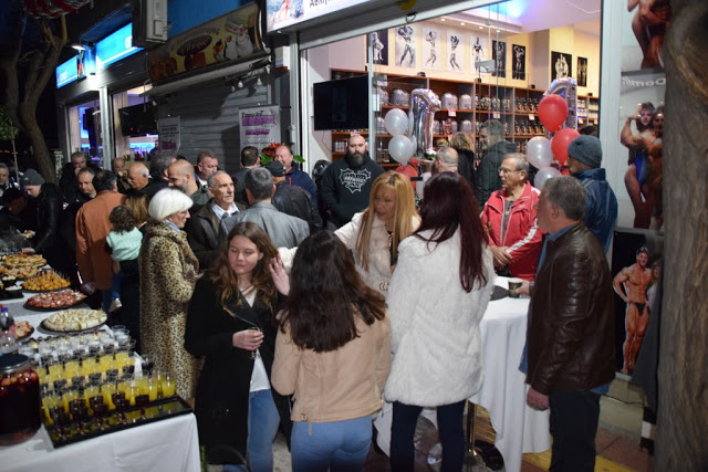 Λαμπερά εγκαίνια για το κατάστημα BOURNAZOS STORES που άνοιξε ο θρυλικός body builder Σπύρος Μπουρνάζος στη Κυψέλη!-ΦΩΤΟ - Φωτογραφία 25