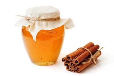 Δείτε τις ευεργετικές επιπτώσεις στο σώμα σας αν τρώτε καθημερινά Μέλι και Κανέλα - Φωτογραφία 1
