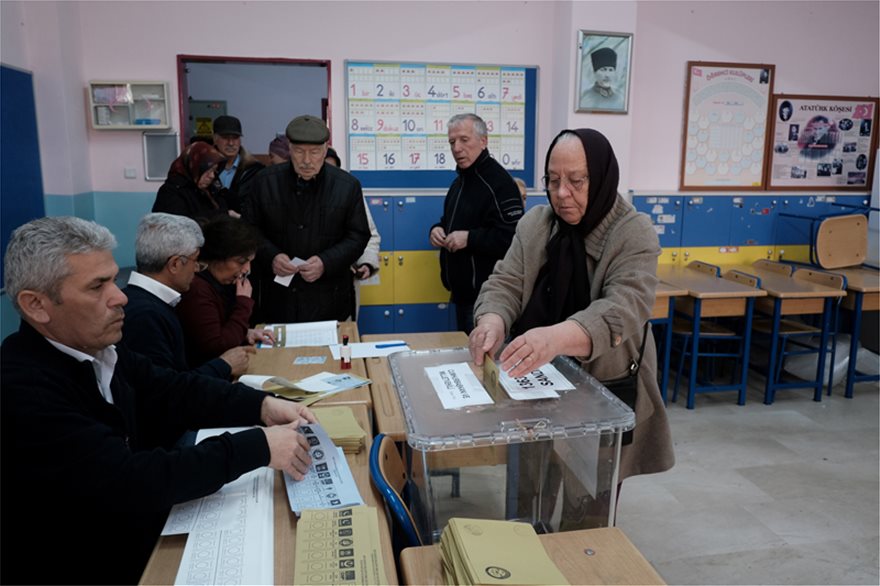 Εκλογές στην Τουρκία - Δύο νεκροί σε εκλογικό κέντρο - Φωτογραφία 3