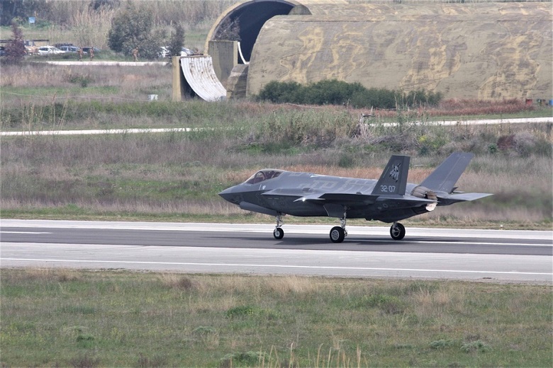 ΗΝΙΟΧΟΣ 2019: Ξεκινά σήμερα η τεράστια άσκηση και τα Μπλε Γεράκια θα τσεκάρουν τα stealth F-35 - ΦΩΤΟ - Φωτογραφία 2