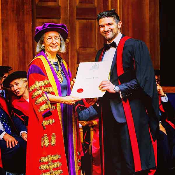 Γιώργος Βρακάς ο Έλληνας γιατρός με βραβείο στις μεταμοσχεύσεις - Φωτογραφία 2