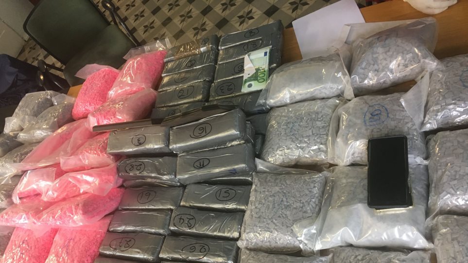 Στη Μέση Ανατολή ο προορισμός των 20 κιλών κοκαΐνης που έφεραν στη Ρόδο με πλοίο της γραμμής - Φωτογραφία 1